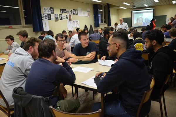 Rencontre des alumni et des étudiants d’électronique appliquée (HEFF-HELB)