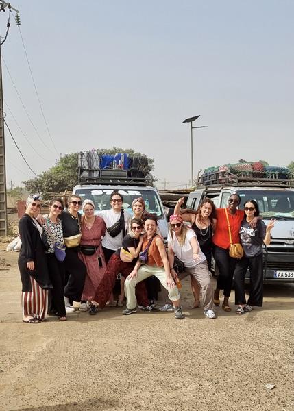 Ensemble sur le même banc 2024