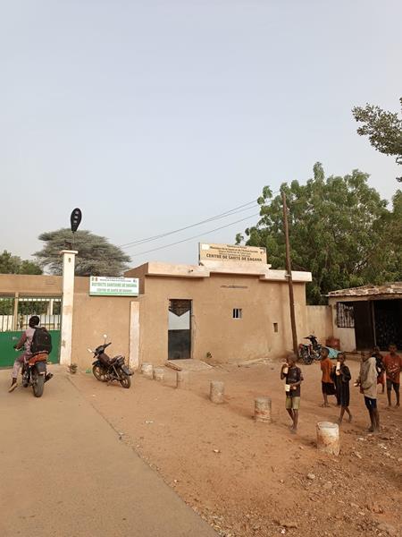 Ensemble sur le même banc 2024