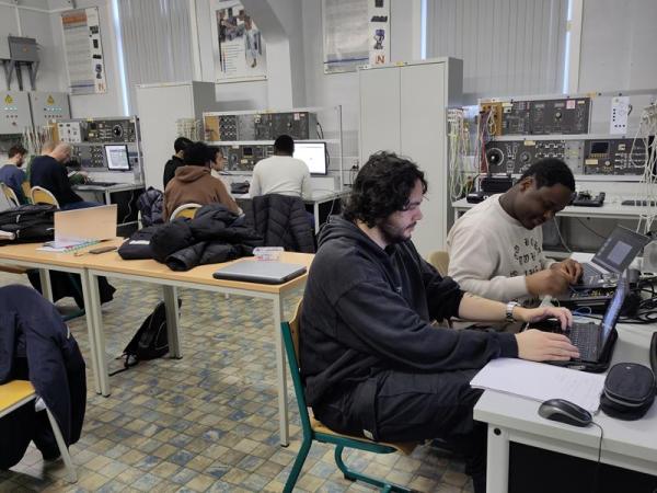 Visite au Centre de Technologie Avancée Serge Journey